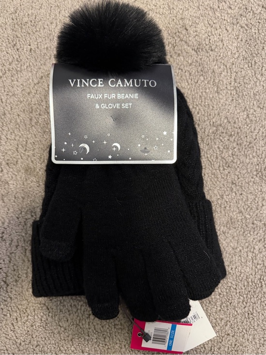Vince Camuto Accessories - 🆕 Vince Camuto Faux Fur Beanie & Glove Set black one size NWT